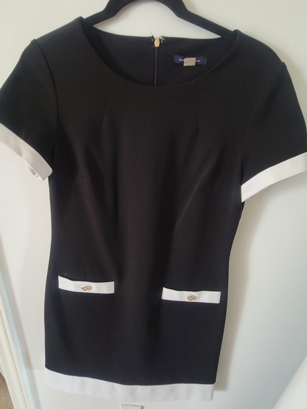 Black and White Short Sleeve Shift Dress - Classic Contrast